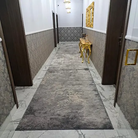Jaracza 28 Nr 18 *
